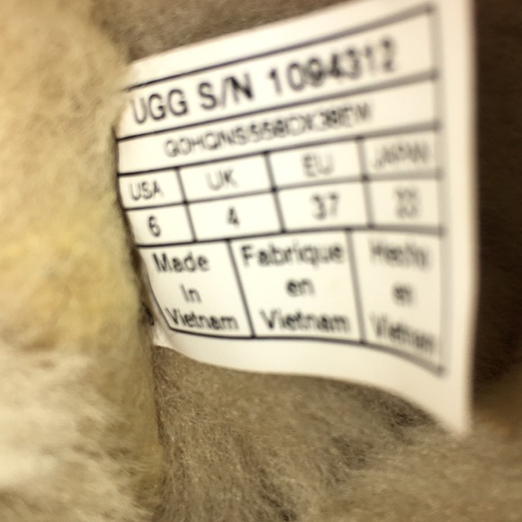 uggs - Picture 3 of 3